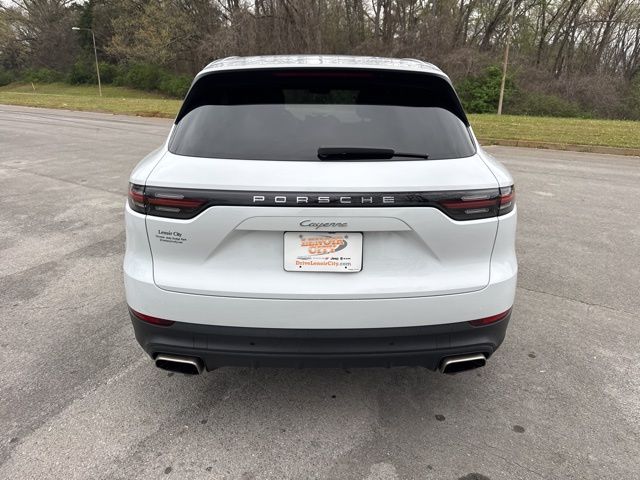 Used 2019  Porsche Base image 6