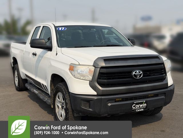 Super White 2017 Toyota Tundra Pickup Truck Four-Wheel Drive 6-Speed Automatic Overdrive