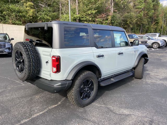 2024 Ford Bronco Black Diamond 3