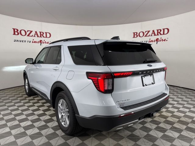 2025 Space White Metallic Ford Explorer Active RWD SUV