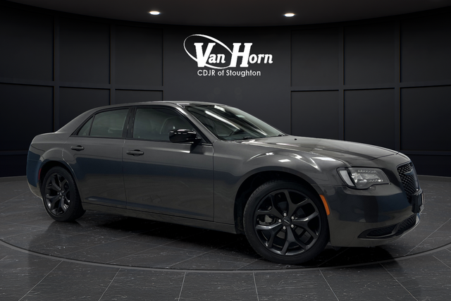 2023 Chrysler 300 Touring