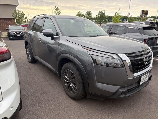 View vehicle photo 2