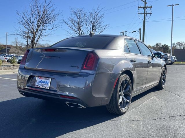 2022 Chrysler 300 S 10