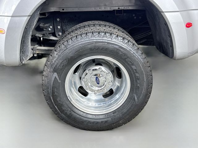 2024 Silver Metallic Ford F-350SD Lariat 4X4 Truck