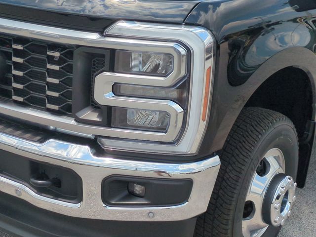 New 2026 Agate Black Metallic Ford F-350® Lariat® image 10