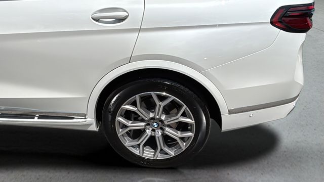 Used 2026 White BMW xDrive40i image 40