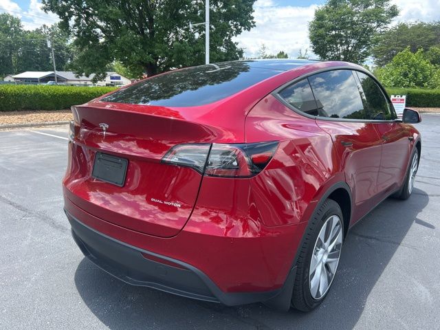 2024 Tesla Model Y Long Range - Photo 8