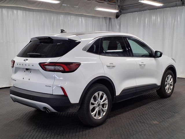 2023 Ford Escape - Image 5