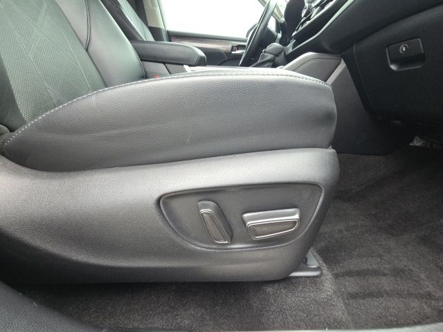 2023 Toyota Highlander Platinum:169299A