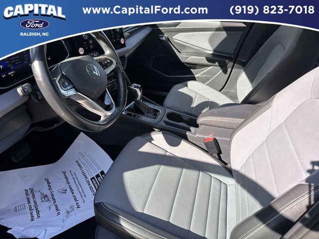 Used 2025 Silver Volkswagen 1.5T SE image 19