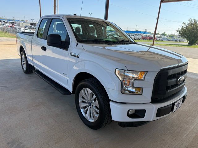 Oxford White 2016 Ford F-150 XL SuperCab Pickup Truck 4X2 6-Speed Automatic