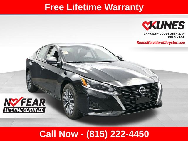 Super Black Clearcoat 2024 Nissan Altima 2.5 SV AWD Sedan All-Wheel Drive Continuously Variable Transmission
