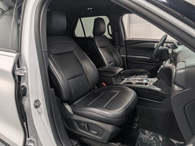 Used 2020 White Ford XLT image 32