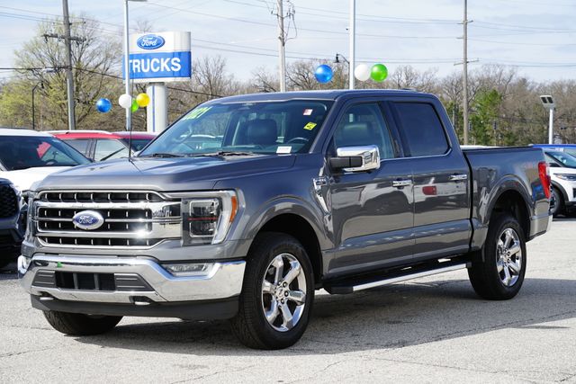 View vehicle photo 3