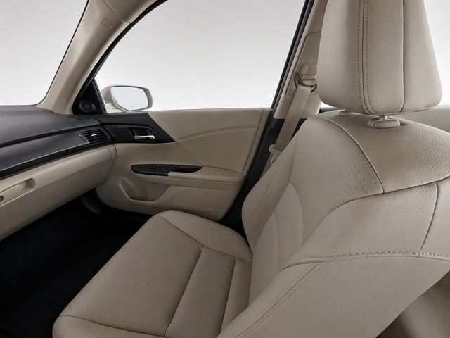 Used 2014 Champagne Frost Pearl Honda EX-L image 16