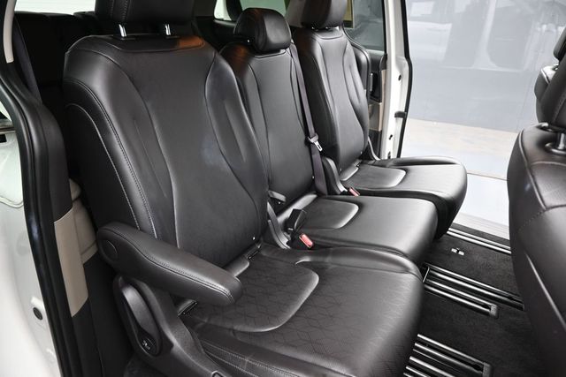 Used 2026 Kia Carnival Van