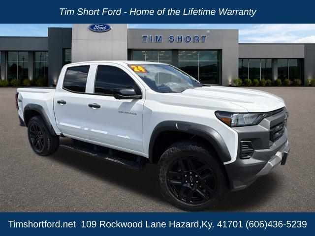 White 2024 Chevrolet Colorado Pickup Truck Four-Wheel Drive 8-Speed Automatic