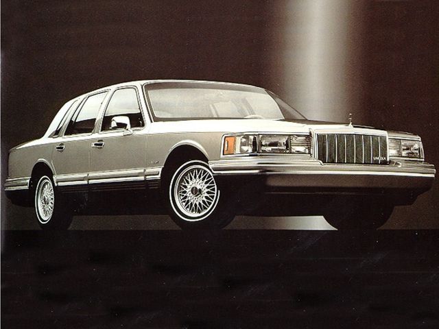 Brown (Beige) 1992 Lincoln Town Car Sedan Rear-Wheel Drive 4-Speed Automatic