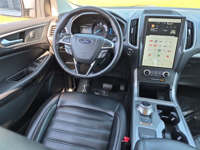 Used 2024 White Ford SEL image 30