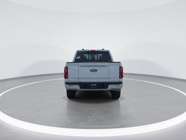 New 2026 Oxford White Ford Lariat® image 7
