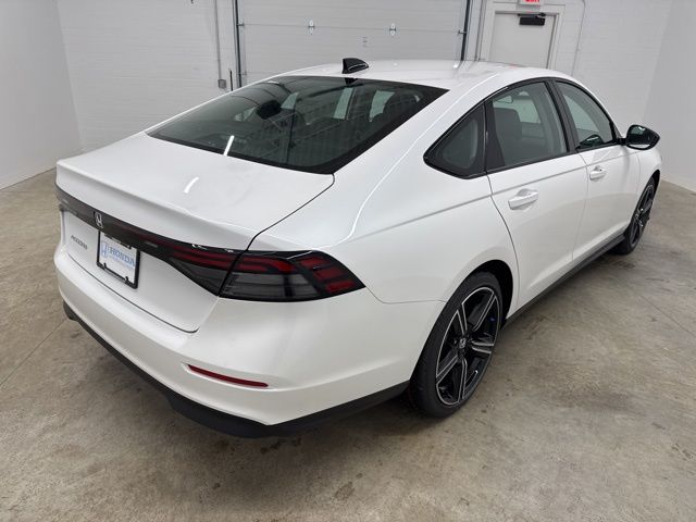 New 2026 Silver Honda SE image 5
