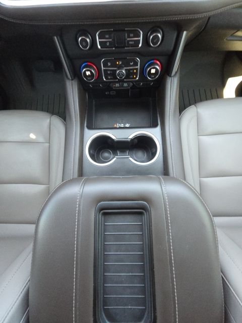 2022 Chevrolet Suburban Z71:43183B