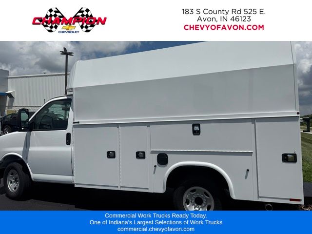 2025 Chevrolet Express 3500