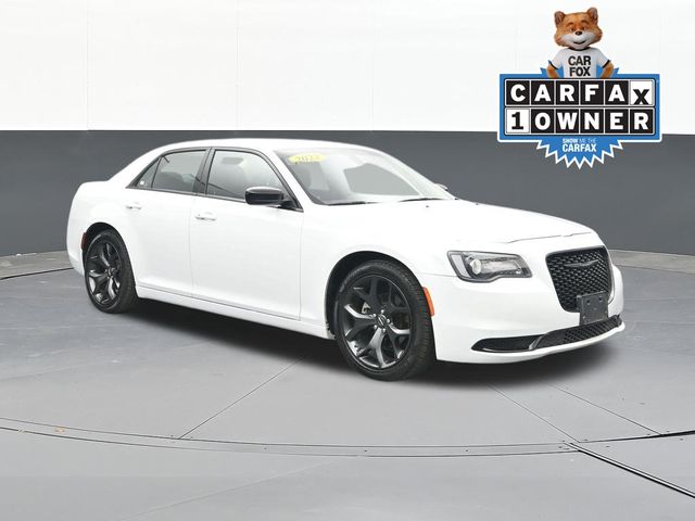 Bright White Clearcoat 2022 Chrysler 300 Touring RWD Sedan Rear-Wheel Drive 8-Speed Automatic