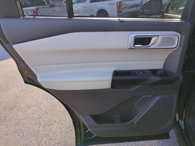 Used 2020 Black Ford Platinum image 29