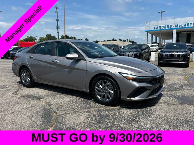 2024 Hyundai Elantra SEL FWD