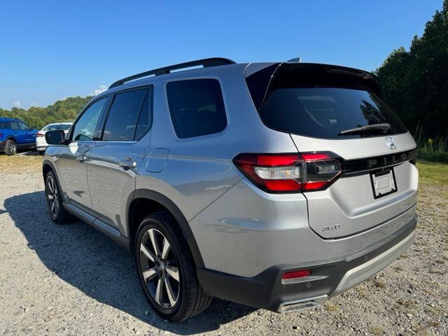 Used 2025 Silver Honda Touring image 5