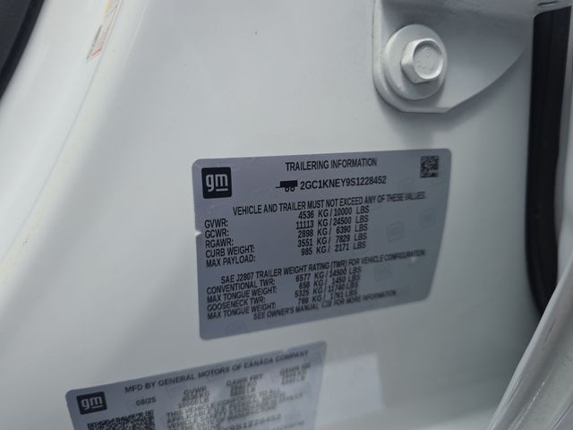 Used 2025 White Chevrolet LT image 36