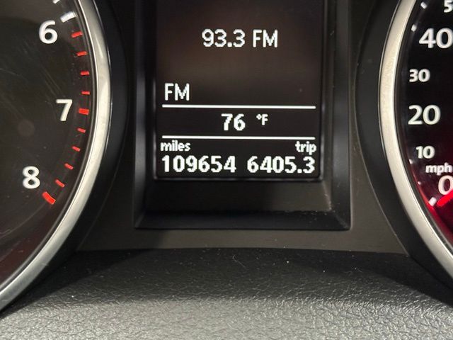 2010 Volkswagen GTI photo