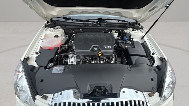 Used 2011 White Buick CXL image 31