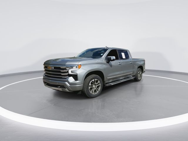 Used 2025 Gray Chevrolet High Country image 4