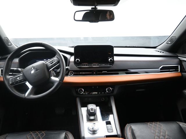 2022 Mitsubishi Outlander SEL Brown at North Houston Mitsubishi