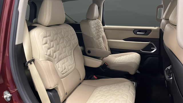 Used 2025 Coulis Red Pearl Nissan Platinum Reserve image 25