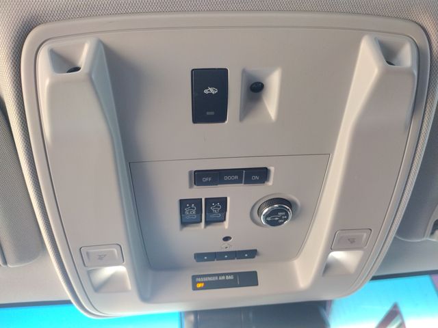 2018 Chevrolet Suburban Premier photo