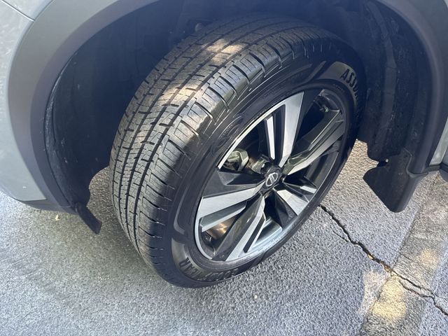 Used 2021 Gray Nissan SL image 34