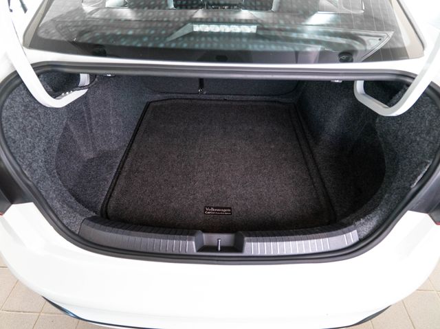 Used 2023 Volkswagen Jetta Sedan