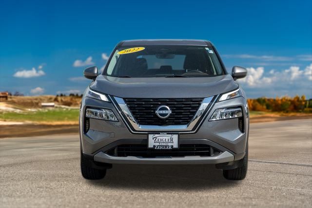 2022 Nissan Rogue SV 2