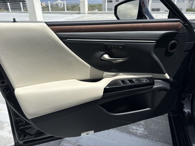 Used 2024 Lexus ES Sedan