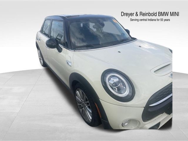 Pepper White 2019 MINI Cooper S 4-Door Hatchback FWD Hatchback Front-Wheel Drive 6-Speed Automatic