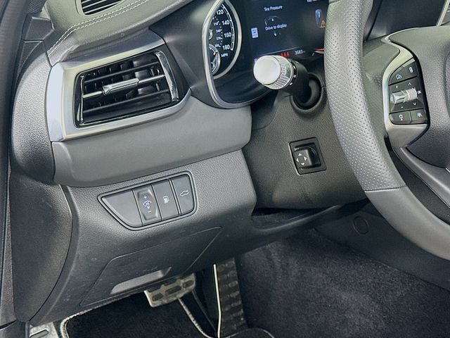 Thumbnail: 2025 Genesis G70 - 10