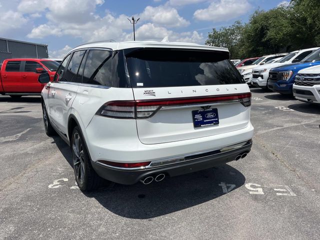 Used 2023 White Lincoln Reserve image 5
