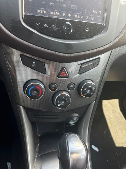 Used 2015 White Chevrolet LTZ image 15
