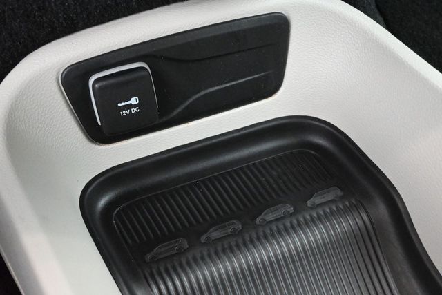 Used 2024 Chrysler Pacifica Van