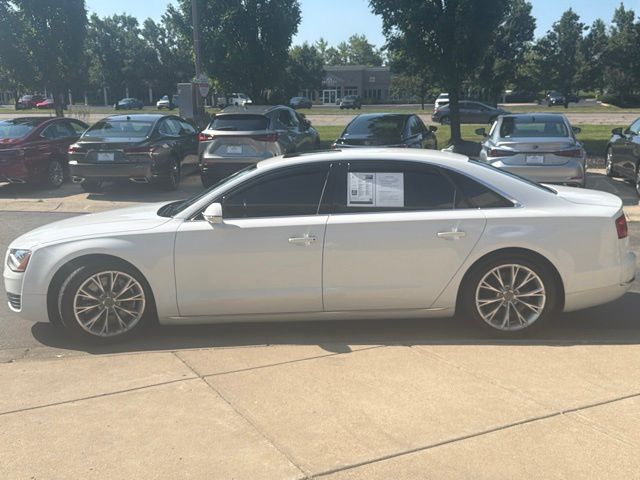 Used 2011 White Audi L 4.2 image 4