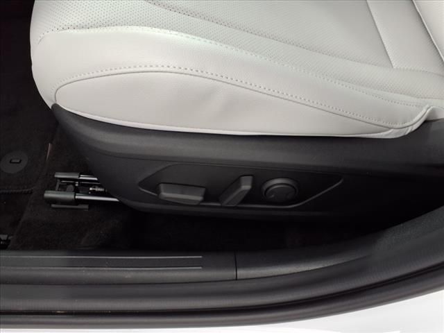 2025 Hyundai Elantra Limited photo