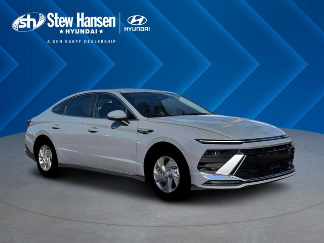 New 2026 Blue Hyundai SE image 10